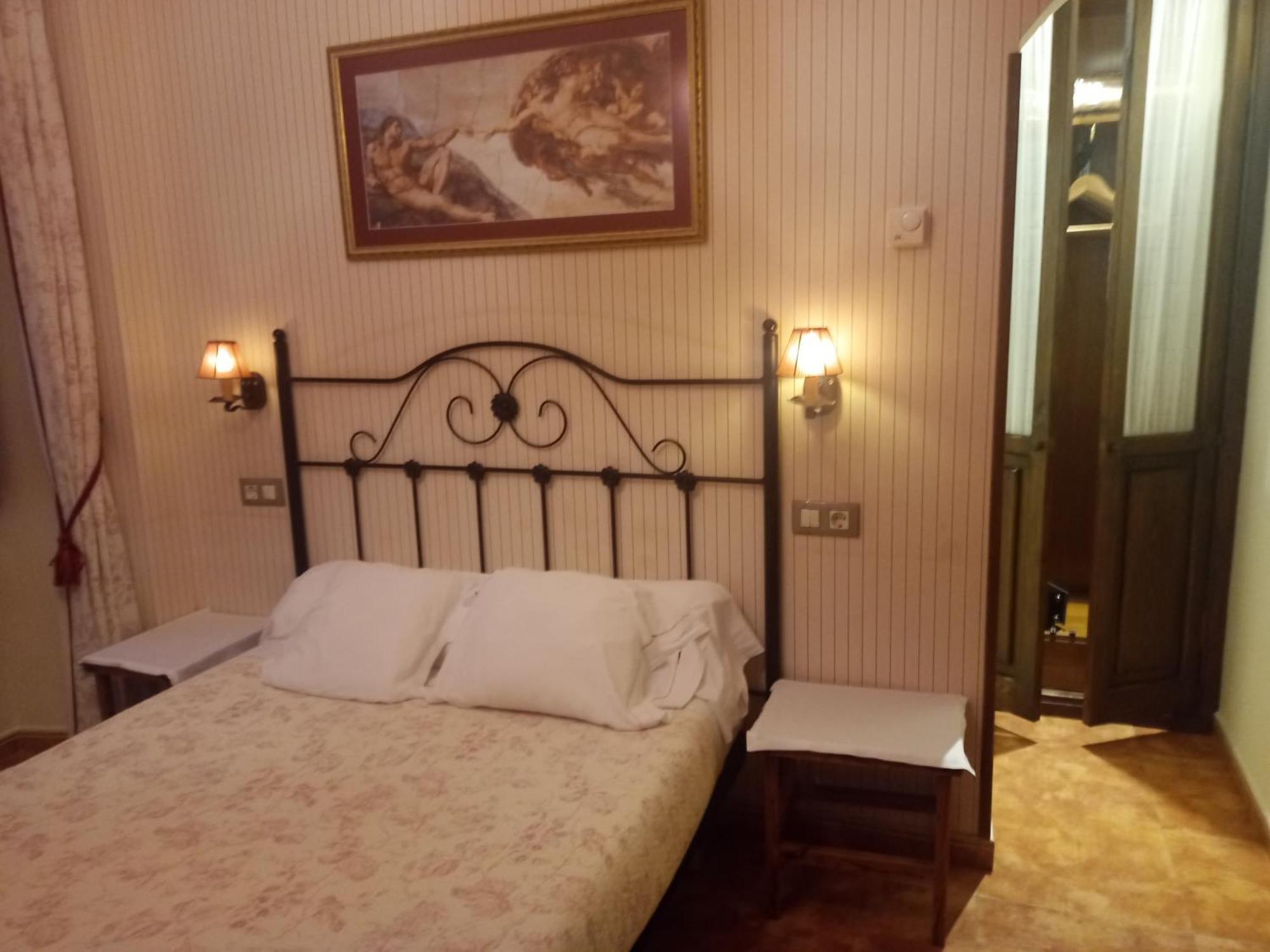 Vitorio Hotel 2*